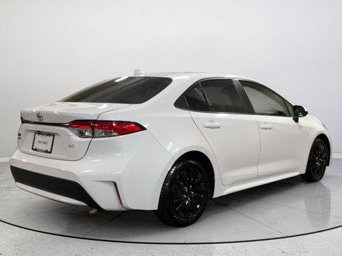 Used 2021 Toyota Corolla LE FWD image 7