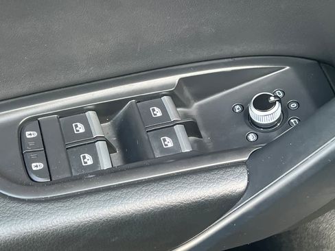 Used 2025 Audi Q5 2.0T Premium image 15