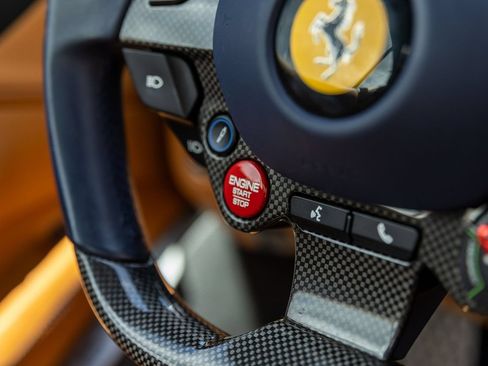 Used 2019 Ferrari Portofino RWD image 44