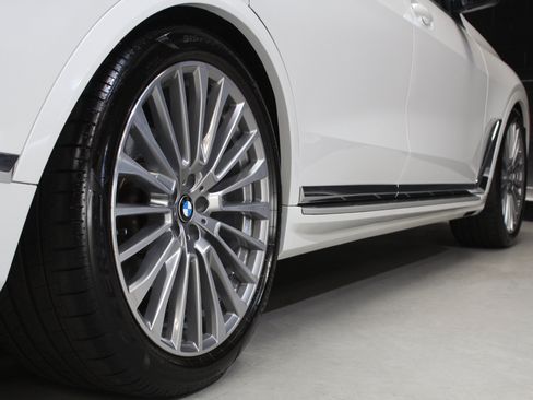 Used 2025 BMW X7 xDrive40i AWD/4WD image 20