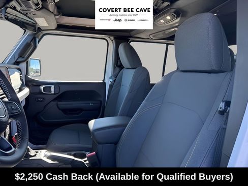 New 2025 Jeep Gladiator Willys image 16