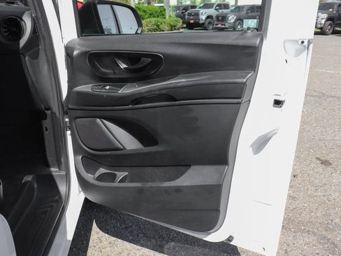 Used 2021 Mercedes-Benz Metris image 38