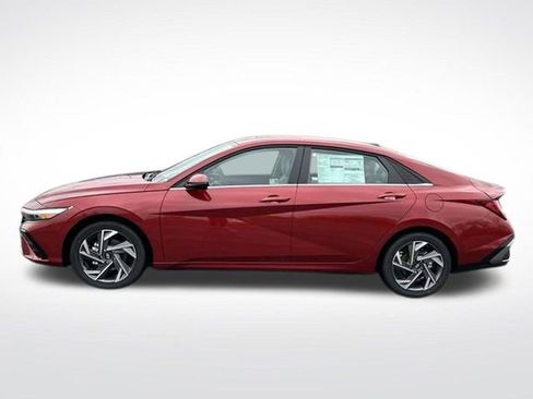 New 2025 Hyundai Elantra Limited FWD image 2