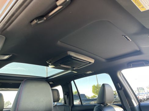 Used 2022 Honda Pilot Black Edition image 10