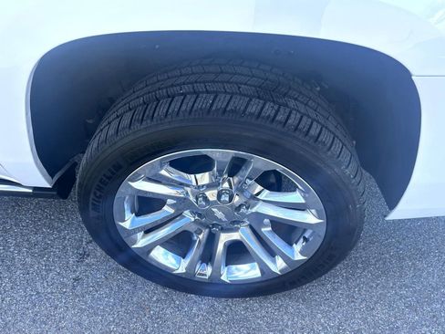 Used 2020 Chevrolet Suburban Premier w/ Premier Plus Edition image 24