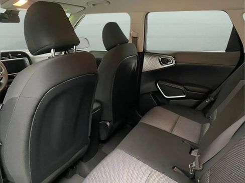 Used 2024 Kia Soul LX w/ Option Group 015 FWD image 11