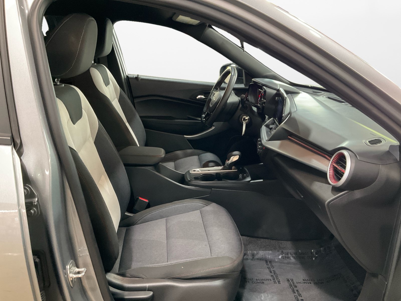Used 2024 Chevrolet Trax RS w/ Driver Confidence Package FWD image 17