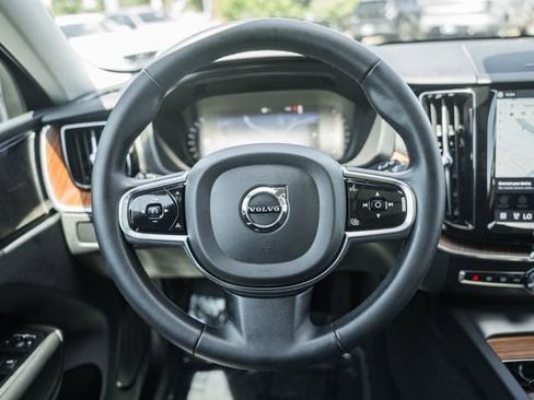 Used 2024 Volvo XC60 B5 Plus w/ Protection Package Premier AWD/4WD image 29