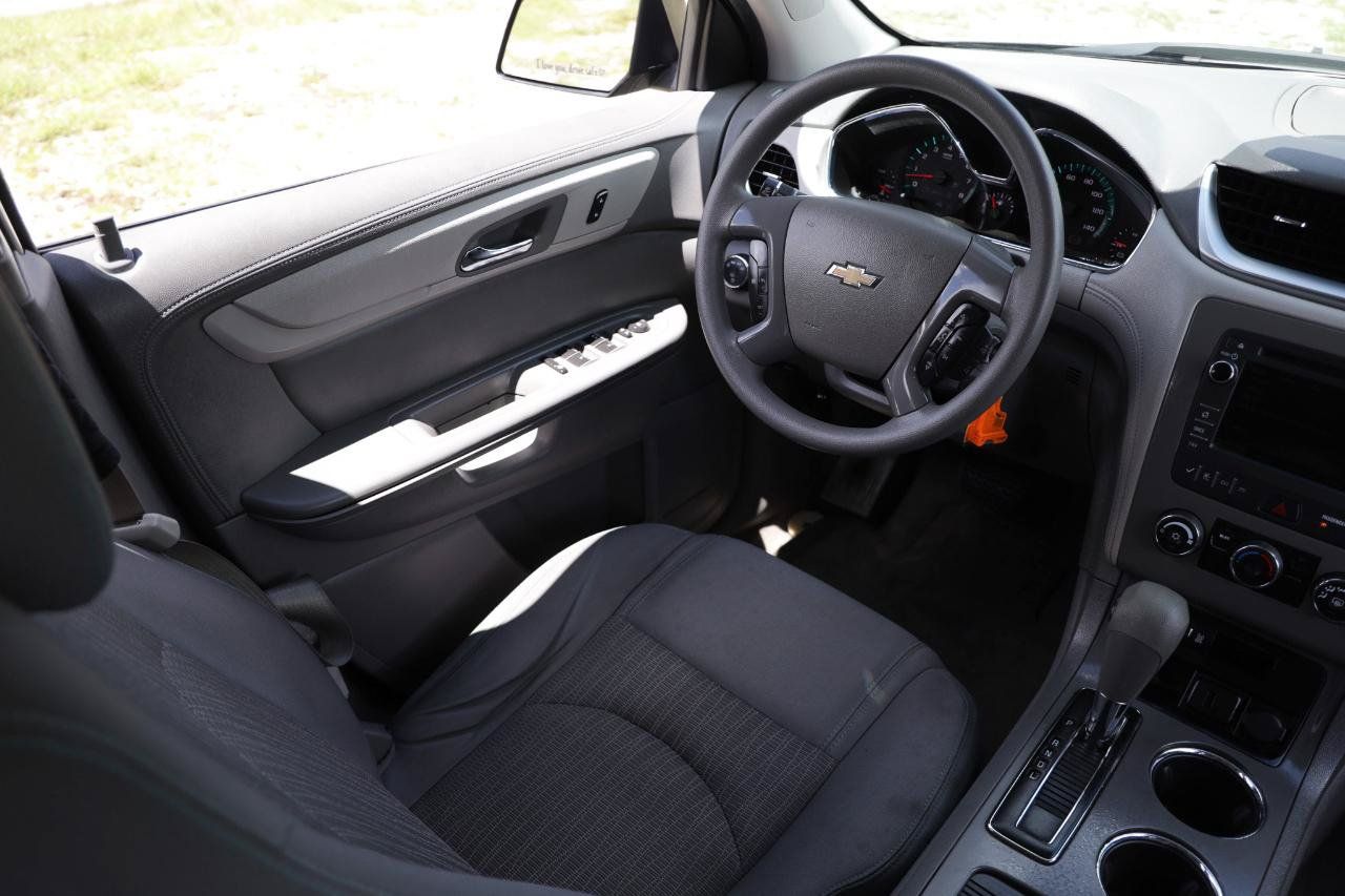 Used 2017 Chevrolet Traverse LS FWD image 21
