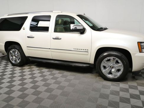 Used 2010 Chevrolet Suburban LTZ AWD/4WD image 12