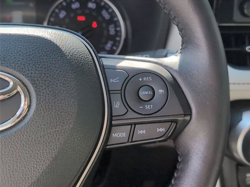 Used 2022 Toyota RAV4 XLE Premium AWD/4WD image 26