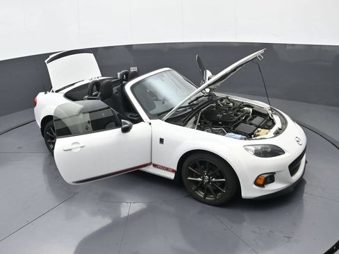 Used 2015 MAZDA MX-5 Miata Club RWD image 32