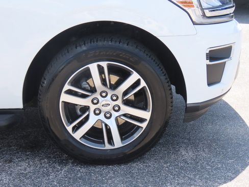 Used 2024 Ford Expedition Limited AWD/4WD image 7
