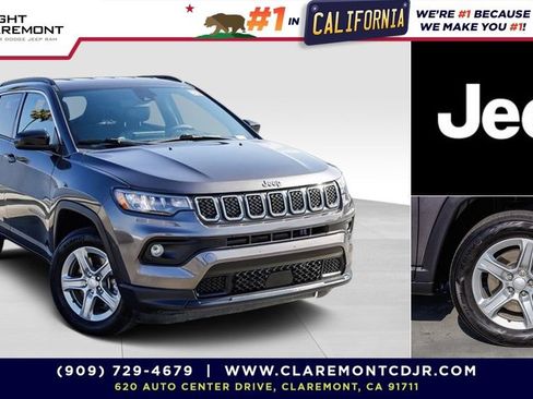 Used 2024 Jeep Compass Latitude AWD/4WD image 1