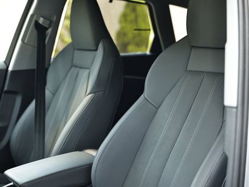 Certified 2025 Audi Q5 Premium Plus w/ Premium Plus image 22