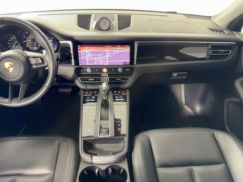 Certified 2022 Porsche Macan image 28