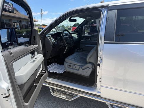 Used 2014 Ford F150 XLT w/ Equipment Group 302A Luxury AWD/4WD image 12
