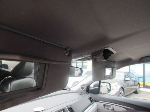 Used 2016 Honda Pilot LX image 32