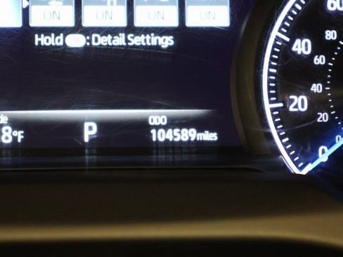 Used 2021 Toyota Venza XLE w/ Softex Package image 16