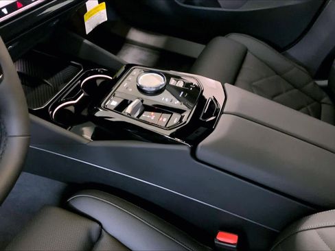 New 2026 BMW 530i xDrive w/ Premium Package image 7