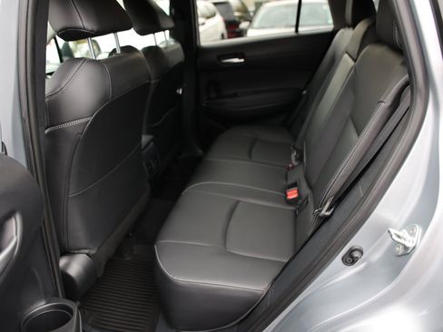 Used 2022 Toyota Corolla Cross XLE w/ Convenience Package image 22