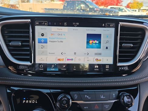 New 2026 Chrysler Pacifica Select image 24