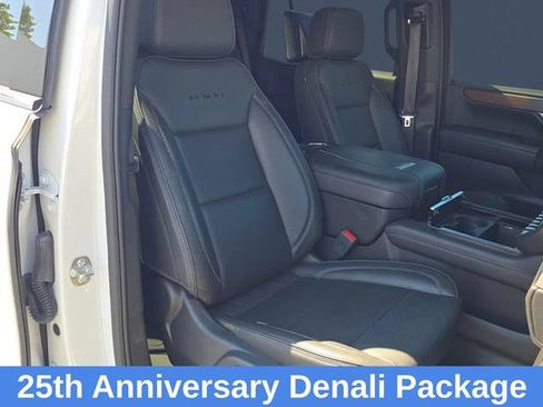 Used 2025 GMC Yukon Denali w/ Denali Reserve Package AWD/4WD image 13