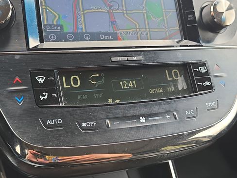 Used 2018 Toyota Avalon Limited w/ All Weather Liner Package image 19