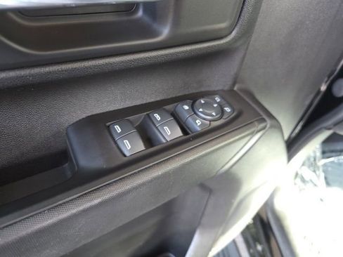 Used 2022 Chevrolet Silverado 2500 Custom w/ Custom Value Package image 20