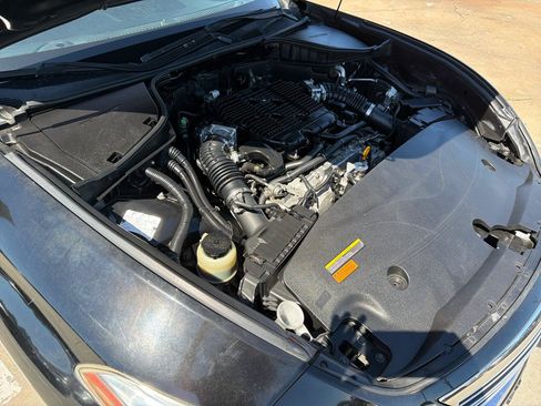 Used 2011 INFINITI M37 w/ Premium Pkg RWD image 32