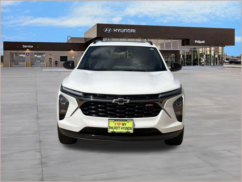 Used 2025 Chevrolet Trax RS w/ Sunroof Package FWD image 6