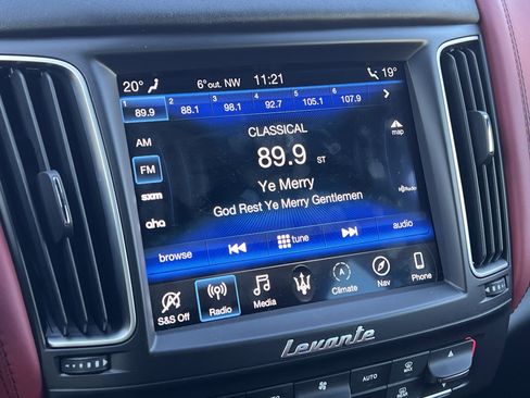 Used 2020 Maserati Levante S GranSport image 25