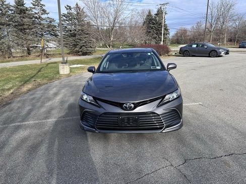 Used 2022 Toyota Camry LE image 8