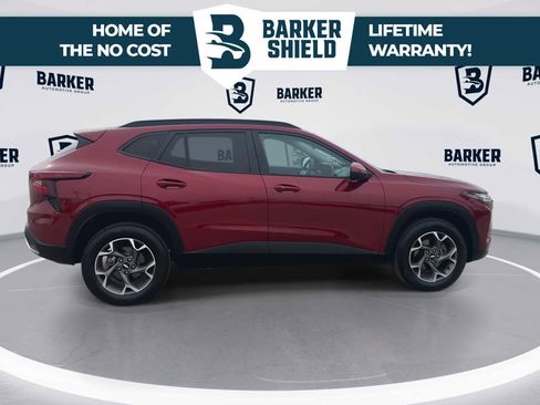 Used 2024 Chevrolet Trax LT w/ Driver Confidence Package FWD image 9