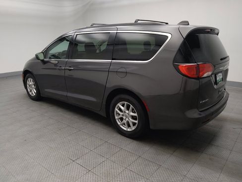 Used 2021 Chrysler Voyager Lxi FWD image 3