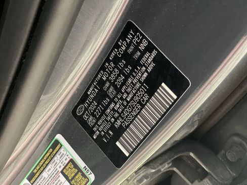 Used 2025 Hyundai Elantra SEL FWD image 20