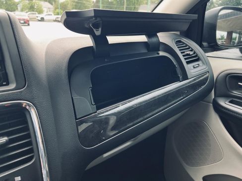 Used 2019 Dodge Grand Caravan SE w/ UConnect Hands-Free Group FWD image 34