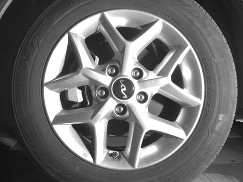Used 2025 Kia Soul LX w/ LX Technology Package FWD image 12