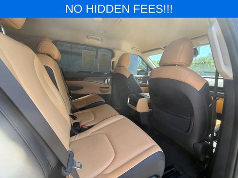 Used 2024 Kia Carnival LX FWD image 33