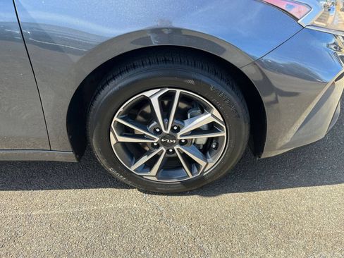 Used 2024 Kia Forte LXS FWD image 27