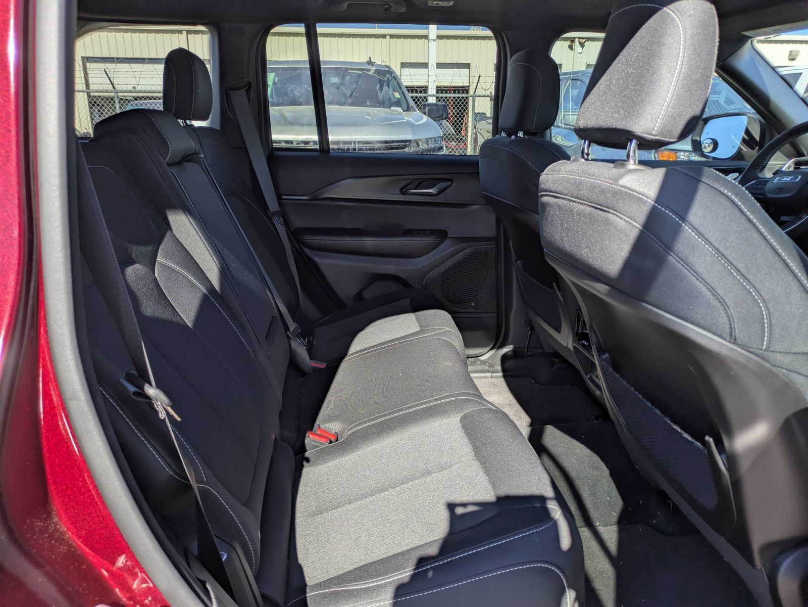 Used 2025 Jeep Grand Cherokee Laredo X RWD image 23