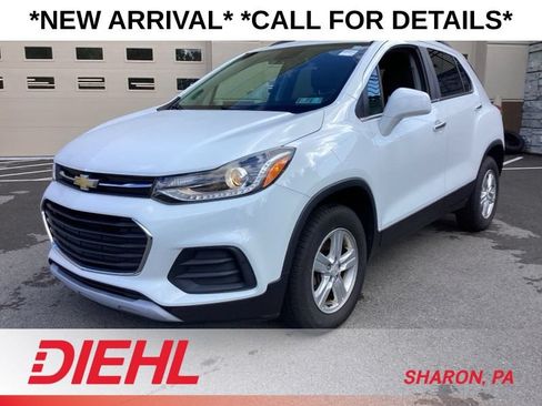Used 2019 Chevrolet Trax LT w/ LT Convenience Package AWD/4WD image 3
