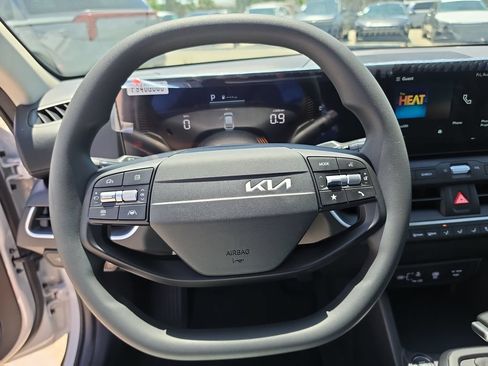 New 2026 Kia K4 FWD image 28