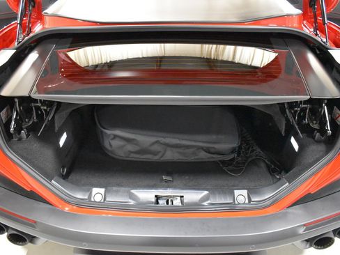 Used 2020 Ferrari Portofino RWD image 23