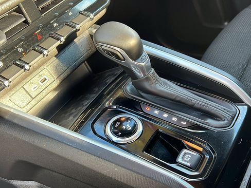 Used 2024 Chevrolet Colorado LT image 20