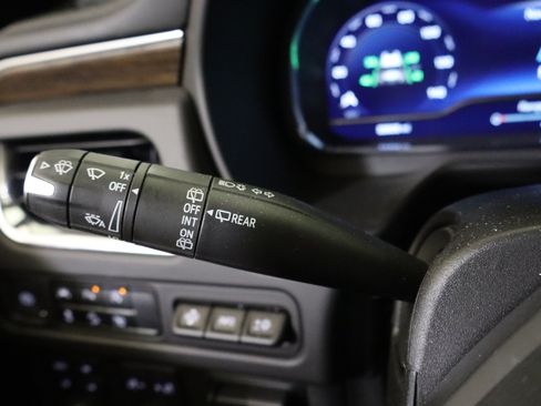 Used 2023 Chevrolet Tahoe High Country AWD/4WD image 28
