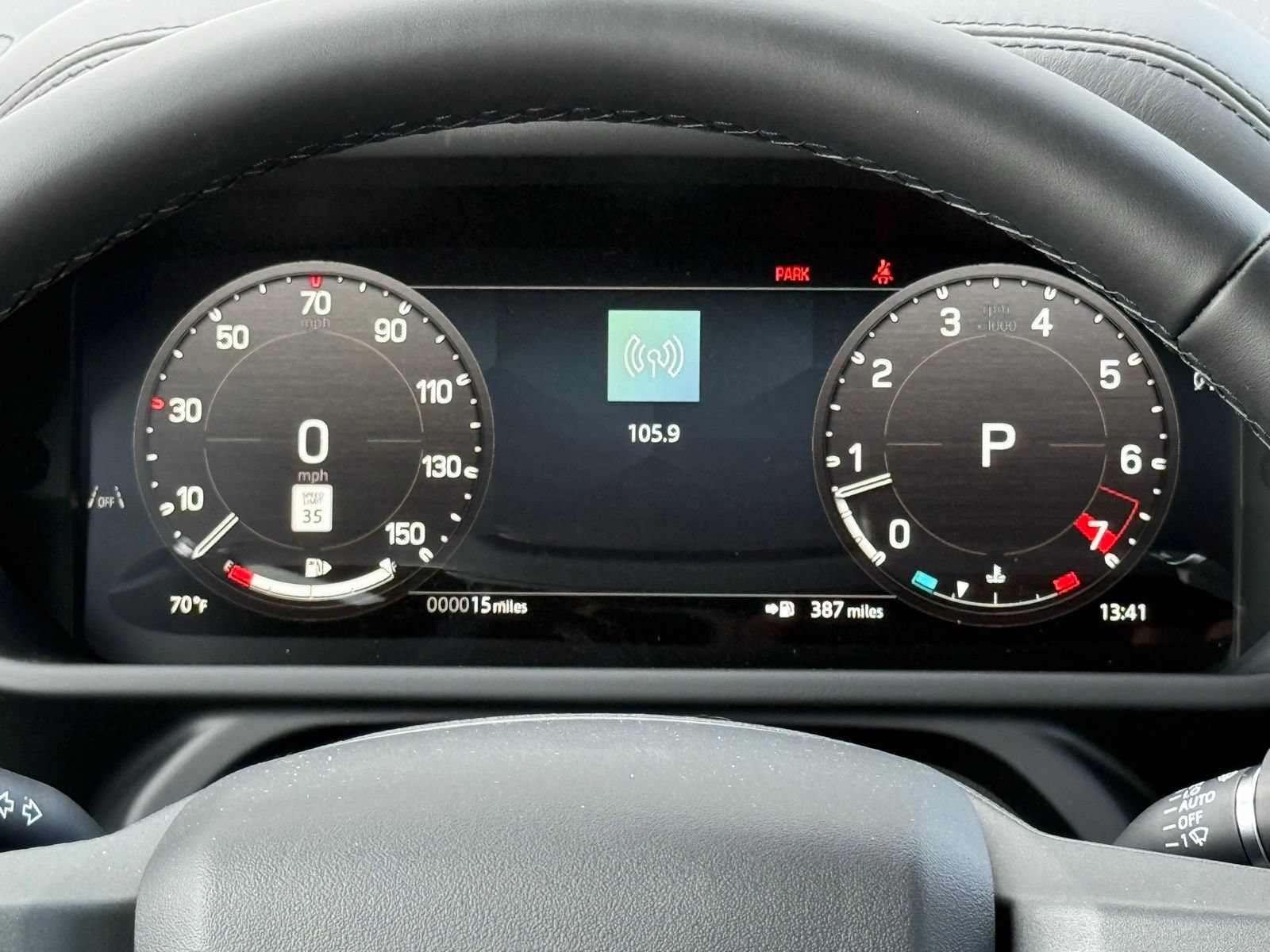 New 2025 Land Rover Defender 110 X-Dynamic SE AWD/4WD image 36