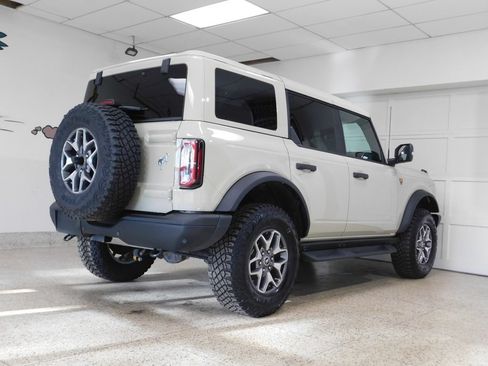 Used 2025 Ford Bronco Badlands AWD/4WD image 7