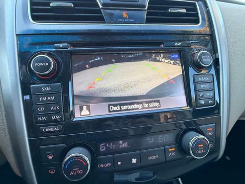 Used 2015 Nissan Altima 2.5 SV w/ Convenience Package FWD image 10