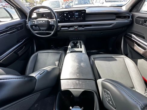 Used 2024 Kia EV9 Light Long Range RWD image 17